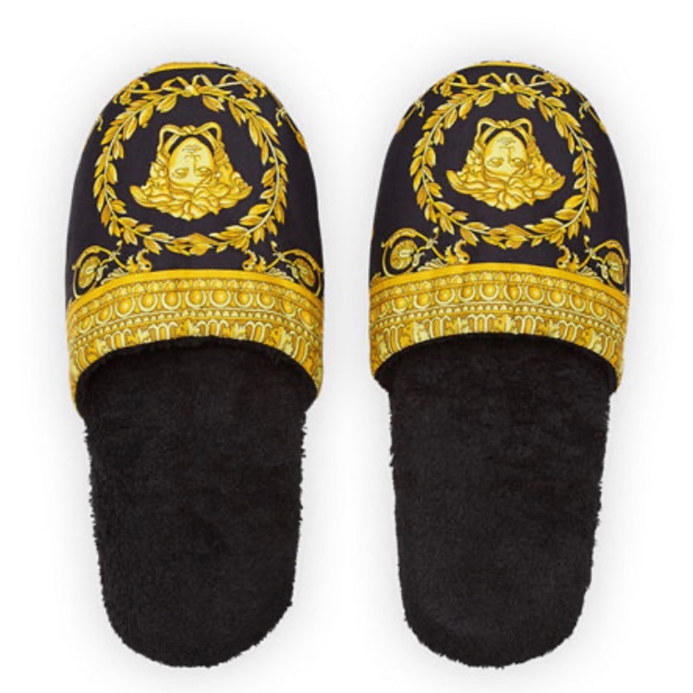 Versace
Men/Women Barocco-Print Mule Slippers.